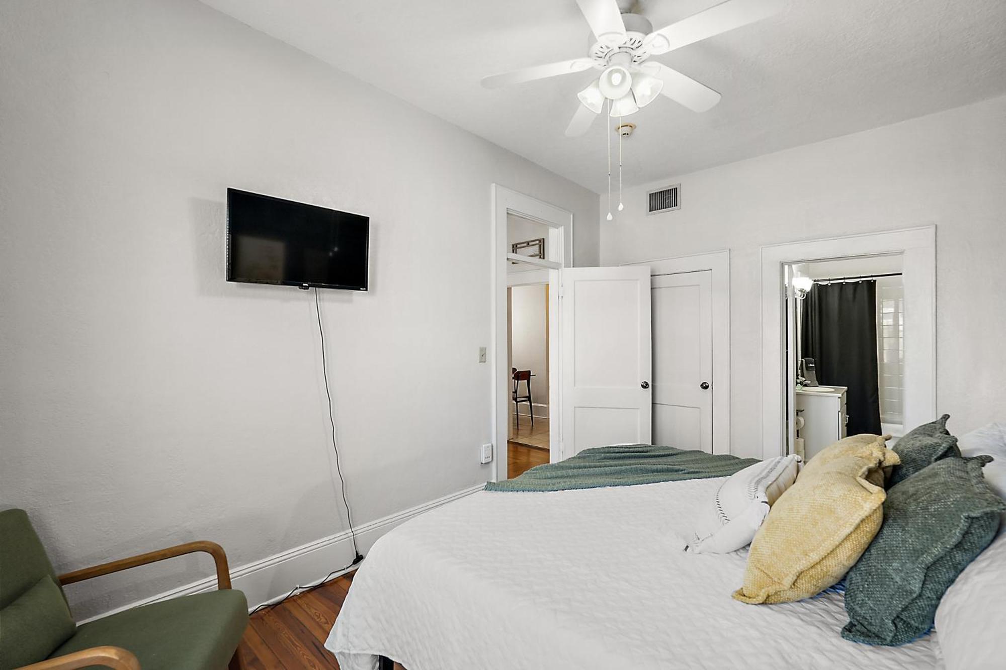 Downtown Den-King Bed~Heart Of Eustis~Queen Sleeper~Upstairs~Bright & Happy Exterior foto